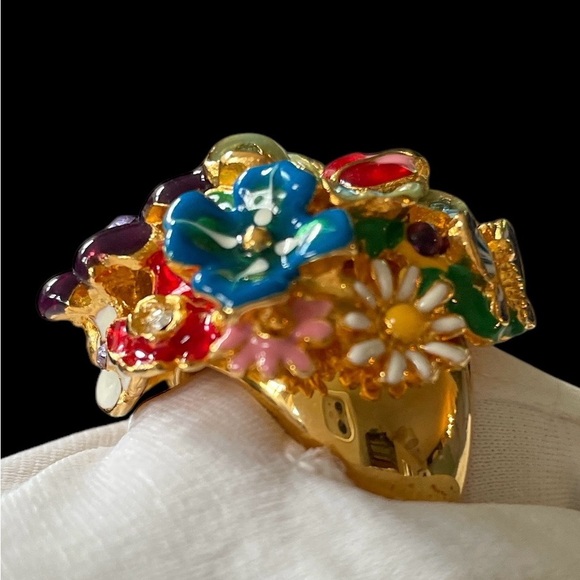 Kenneth Jay Lane “Garden Party” Adjustable Ring - Picture 6 of 10